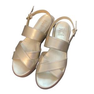 Naturalizer gold strappy sandals 8M